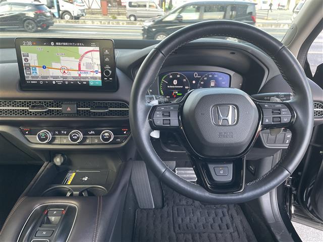 ZR-V e:HEV Z 禁煙/ワンオーナー/BOSEサウンド/黒革シート/メーカーナビ/バックカメラ/全方位モニター/ETC2.0/ホンダセンシング/BSM/ACC/LTA/CMBS/スペアキー/新車時保証書/取扱説明書(11枚目)