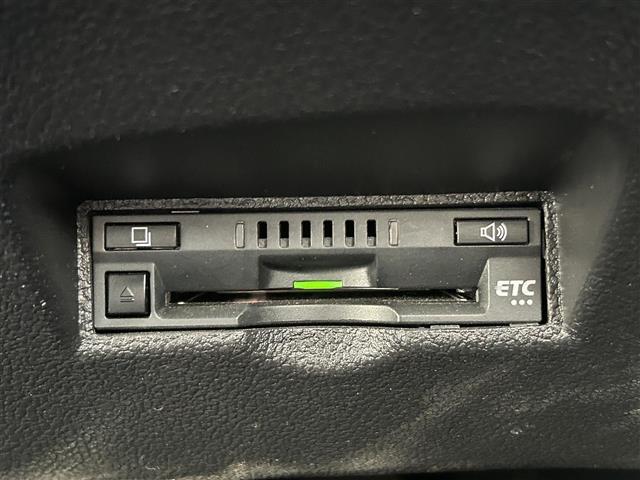 プリウス A 1オナ 純ナビ(NSZT-Y68T) BT/CD バック/全方位カメラ ETC 前後ドラレコ パワーシート コナセン ブラインドスポットモニター ToyotaSafetySense 追従クルコン(17枚目)