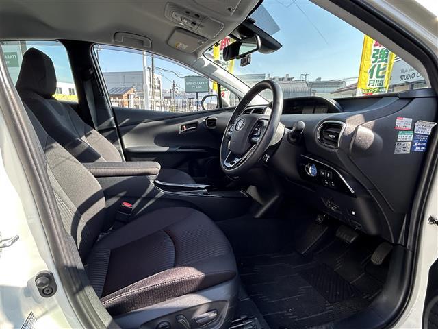 プリウス A 1オナ 純ナビ(NSZT-Y68T) BT/CD バック/全方位カメラ ETC 前後ドラレコ パワーシート コナセン ブラインドスポットモニター ToyotaSafetySense 追従クルコン(23枚目)