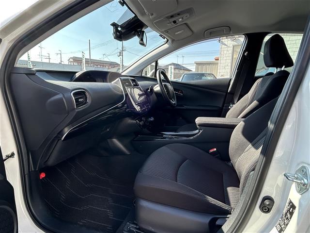 プリウス A 1オナ 純ナビ(NSZT-Y68T) BT/CD バック/全方位カメラ ETC 前後ドラレコ パワーシート コナセン ブラインドスポットモニター ToyotaSafetySense 追従クルコン(25枚目)