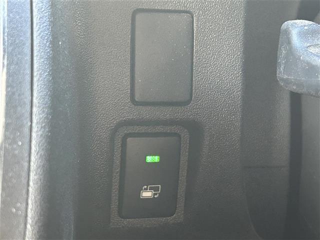 ハイエースバン スーパーGL ダーク プライムII 1オーナー ベッドキット 純正ディーラーナビ(CN-HE01WD)/BT/SD/CD/フルセグTV/DVD/AM/FM/ UIvehicle製スライドフロア アラウンドビューモニター 両側(25枚目)