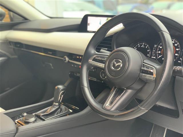 マツダ ＭＡＺＤＡ３セダン