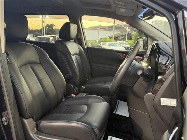エルグランド ＶＩＰ　パワーシートパッケージ　ワンオーナー　純正オプションナビ　全方位カメラ　サンルーフ　本革レザーシート　両側パワースライドドア　全席シートヒーター　全席パワーシート　パワーバックドア　ＬＥＤヘッドライト　全方位ドラレコ　ＥＴＣ（9枚目）