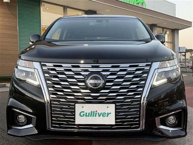 エルグランド ＶＩＰ　パワーシートパッケージ　ワンオーナー　純正オプションナビ　全方位カメラ　サンルーフ　本革レザーシート　両側パワースライドドア　全席シートヒーター　全席パワーシート　パワーバックドア　ＬＥＤヘッドライト　全方位ドラレコ　ＥＴＣ（28枚目）