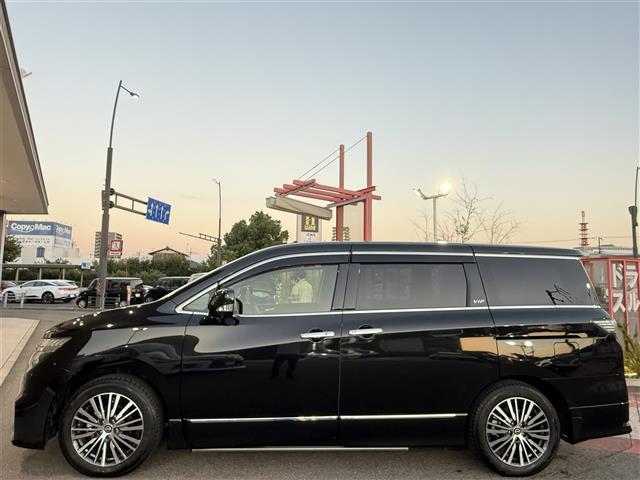 エルグランド ＶＩＰ　パワーシートパッケージ　ワンオーナー　純正オプションナビ　全方位カメラ　サンルーフ　本革レザーシート　両側パワースライドドア　全席シートヒーター　全席パワーシート　パワーバックドア　ＬＥＤヘッドライト　全方位ドラレコ　ＥＴＣ（30枚目）