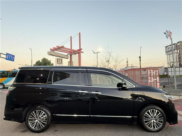 エルグランド ＶＩＰ　パワーシートパッケージ　ワンオーナー　純正オプションナビ　全方位カメラ　サンルーフ　本革レザーシート　両側パワースライドドア　全席シートヒーター　全席パワーシート　パワーバックドア　ＬＥＤヘッドライト　全方位ドラレコ　ＥＴＣ（31枚目）