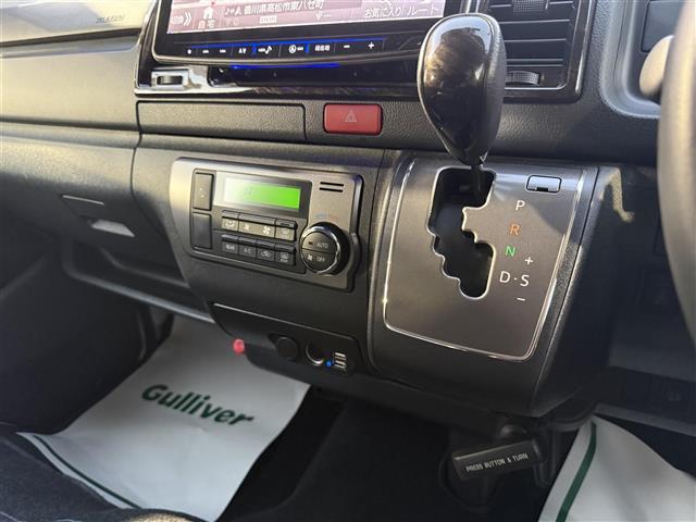 ハイエースバン スーパーGL ダークプライム アルパイン11インチナビ バックカメラ スマートキー ベットキット セキュリティ LEDヘッドライト ハーフレザー ETC AC100V(19枚目)