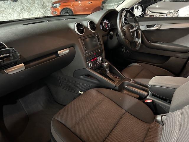 Ａ３ スポーツバック１．４ＴＦＳＩ　純正アルミ付夏タイヤ積込（12枚目）