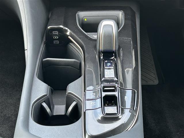 クラウンスポーツ Z ワンオーナー ToyotaSafetySense ブラインドスポットモニター パーキングサポートブレーキ トヨタチームメイト パノラミックビューモニター デジタルインナーミラー 12.3インチナビ(16枚目)