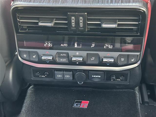 ランドクルーザー ＧＲスポーツ　ＴｏｙｏｔａＳａｆｅｔｙＳｅｎｓｅ　プリクラッシュセーフティ　レーントレーシングアシスト　レーンディパーチャーアラート　レーダークルーズコントロール　アダプティブハイビームシステム（31枚目）