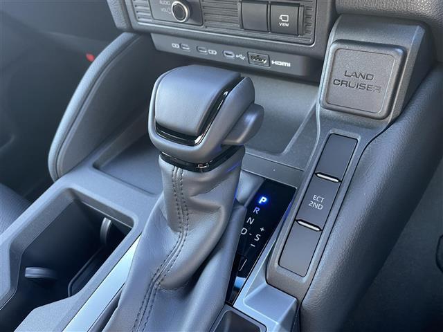 ランドクルーザー２５０ ＶＸ　モデリスタ　トヨタチームメイト　ＴｏｙｏｔａＳａｆｅｔｙＳｅｎｓｅ　ブラインドスポットモニター［ＢＳＭ］　パノラミックビューモニター　デジタルインナーミラー　ドライブレコーダー（24枚目）