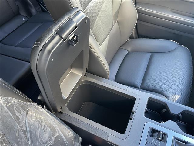 ランドクルーザー２５０ ＶＸ　モデリスタ　トヨタチームメイト　ＴｏｙｏｔａＳａｆｅｔｙＳｅｎｓｅ　ブラインドスポットモニター［ＢＳＭ］　パノラミックビューモニター　デジタルインナーミラー　ドライブレコーダー（26枚目）