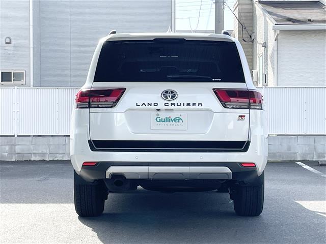 ランドクルーザー ＧＲスポーツ　寒冷地仕様　ルーフレール（ブラック）　クールボックス　チルト＆スライド電動ムーンルーフ　リヤシートエンターテインメントシステム　ＪＢＬプレミアムサウンドシステム　１２．３インチＴ－Ｃｏｎｎｅｃｔナビ（8枚目）