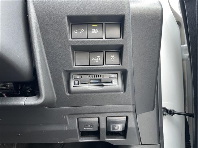 ランドクルーザー ＧＲスポーツ　寒冷地仕様　ルーフレール（ブラック）　クールボックス　チルト＆スライド電動ムーンルーフ　リヤシートエンターテインメントシステム　ＪＢＬプレミアムサウンドシステム　１２．３インチＴ－Ｃｏｎｎｅｃｔナビ（14枚目）