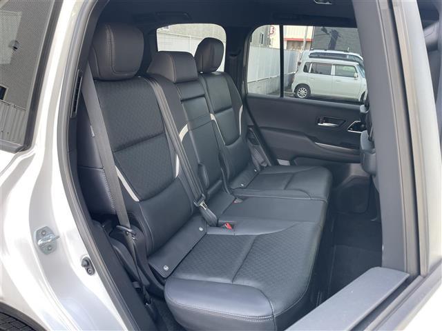 ランドクルーザー ＧＲスポーツ　寒冷地仕様　ルーフレール（ブラック）　クールボックス　チルト＆スライド電動ムーンルーフ　リヤシートエンターテインメントシステム　ＪＢＬプレミアムサウンドシステム　１２．３インチＴ－Ｃｏｎｎｅｃｔナビ（32枚目）