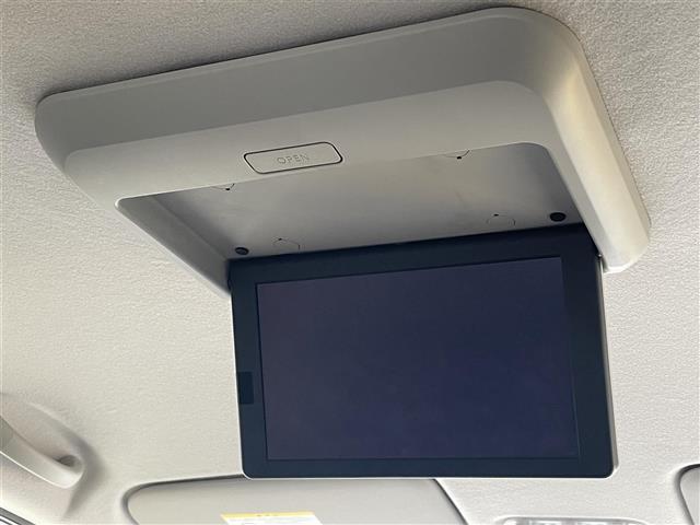セレナ ハイウェイスター　Ｖセレ＋セーフティＩＩ　ＳＨＶ　ナビ　フリップダウン　両側電動ドア　ＥＴＣ　ＬＥＤ（3枚目）