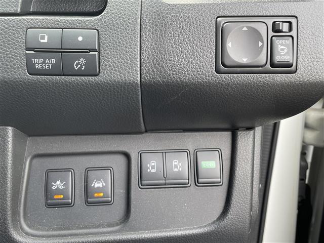 セレナ ハイウェイスター　Ｖセレ＋セーフティＩＩ　ＳＨＶ　ナビ　フリップダウン　両側電動ドア　ＥＴＣ　ＬＥＤ（4枚目）