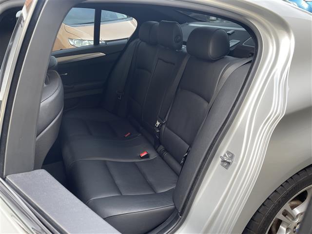 5シリーズ Mスポーツ ナビ 黒革シート ETC シートヒーター(15枚目)