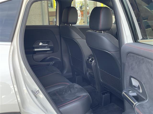 店頭販売もしておりますので、先に在庫が無くなってしまうこともございます。気になる車はまずはお問い合わせください！