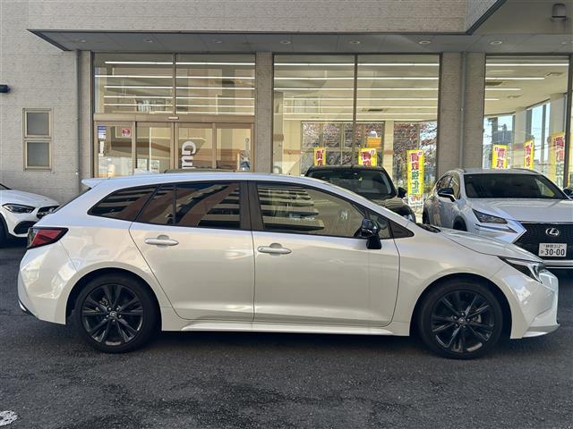 カローラツーリング ダブルバイビー　ナビ　Ｂカメラ　置くだけ充電　シートヒーター（10枚目）