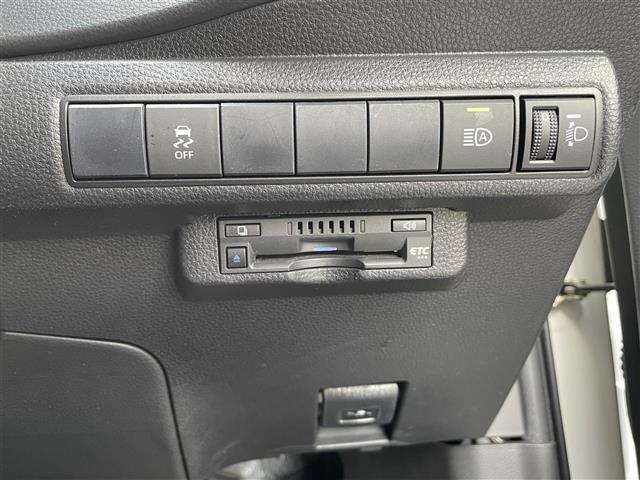 カローラスポーツ ハイブリッドＧ　Ｚ　ＴＲＤエアロ　ナビ　Ｂカメラ　前後ドラレコ　ＥＴＣ（4枚目）