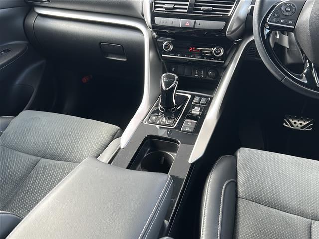 エクリプスクロスPHEV P プラグインHV・4WD・純正メーカーナビ・前後ドラレコ・フルセグTV・e-Assist・マルチアラウンドモニター・ブラインドスポットモニター・パーキングアシスト・ETC・ステアリングヒーター・(14枚目)