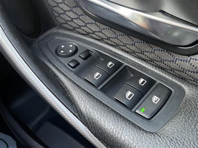 ３シリーズ ３２８ｉ　Ｍスポーツ　ワンセグテレビ（走行中視聴可）・純正ビルトインＥＴＣ・前後ドラレコ・パワーステアリング・パワーウィンドウ・エンジンスタートボタン・ＭＴモード付ＡＴ・パワーシート（Ｄ＋Ｎ席）・後方コーナーセンサー・（15枚目）