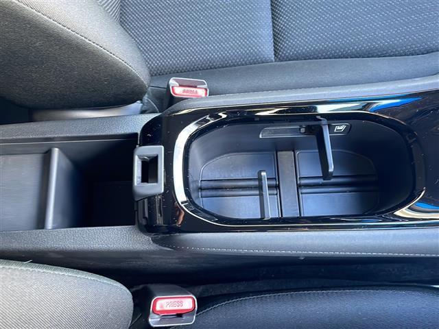 ヴェゼル ハイブリッドＸ　純正ＳＤナビ（ワンセグテレビ／Ｂｌｕｅｔｏｏｔｈ／ＡＭ／ＦＭ）・ＥＴＣ・バックカメラ・クルーズコントロール・パドルシフト・横滑り防止装置・コーナーセンサー・スマートキー・純正１６インチアルミホイール（15枚目）