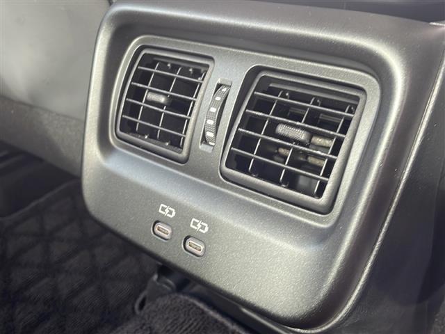 クラウンクロスオーバー Gアドバンスド・レザーパッケージ 禁煙車 ワンオーナー 全方位カメラ 衝突被害軽減装置 ドラレコ 純正ナビ フルセグテレビ レーダークルーズ 置くだけ充電 デジタルインナーミラー パワーバックドア 運転性シートメモリー エアーシート(28枚目)