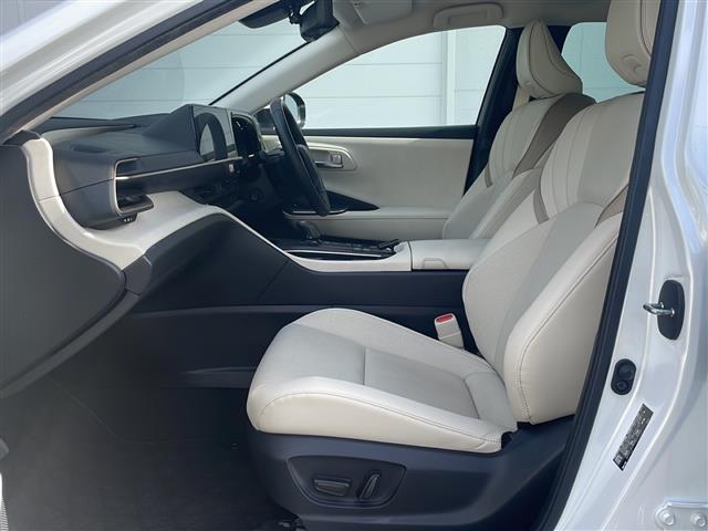 クラウンクロスオーバー Gアドバンスド・レザーパッケージ 禁煙車 ワンオーナー 全方位カメラ 衝突被害軽減装置 ドラレコ 純正ナビ フルセグテレビ レーダークルーズ 置くだけ充電 デジタルインナーミラー パワーバックドア 運転性シートメモリー エアーシート(32枚目)