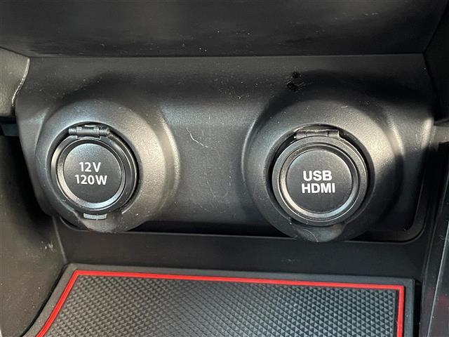 スイフト ＲＳｔ　純正８インチナビ　Ｂｌｕｅｔｏｏｔｈ接続　フルセグＴＶ　ＥＴＣ　運転席シートヒーター　衝突被害軽減システム　レーンキープアシスト　クルーズコントロール　パドルシフト　ステアリングスイッチ（13枚目）