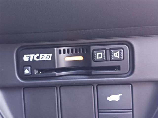 ＺＲ－Ｖ ｅ：ＨＥＶ　Ｚ　禁煙車　全方位モニター　レーダークルコン　コーナーセンサー　衝突軽減ブレーキ　車線維持支援　ＢＳＭ　ＬＥＤオートライト　純正９型ナビ　ステアリングヒーター　本革シート　前席パワーシート／シートヒーター（5枚目）