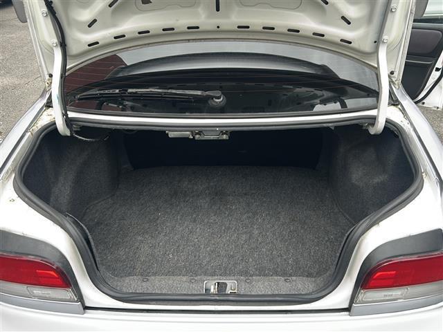 インプレッサ WRX STiバージョンVI 純正リアウィング ターボ車 5速ミッション 専用シート 社外ハードディスクナビ ETC 純正エアロ 純正16インチアルミホイール ブースト計 電圧計(22枚目)