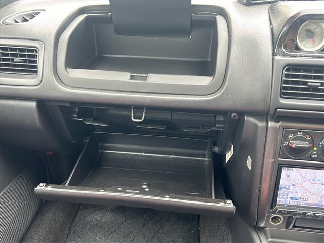 インプレッサ WRX STiバージョンVI 純正リアウィング ターボ車 5速ミッション 専用シート 社外ハードディスクナビ ETC 純正エアロ 純正16インチアルミホイール ブースト計 電圧計(33枚目)