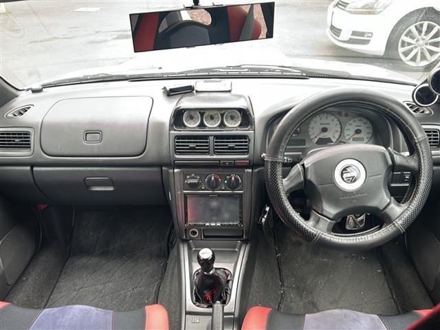 インプレッサ WRX STiバージョンVI 純正リアウィング ターボ車 5速ミッション 専用シート 社外ハードディスクナビ ETC 純正エアロ 純正16インチアルミホイール ブースト計 電圧計(42枚目)