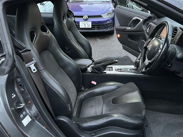 GT-R プレミアムエディション 純正HDDナビ BOSEサウンドシステム 4WD ETC アルミホイール パワーシート シートヒーター イモビライザー カーテンエアバッグ クルーズコントロール(3枚目)