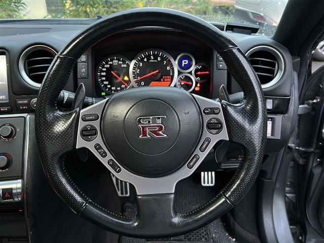 GT-R プレミアムエディション 純正HDDナビ BOSEサウンドシステム 4WD ETC アルミホイール パワーシート シートヒーター イモビライザー カーテンエアバッグ クルーズコントロール(7枚目)