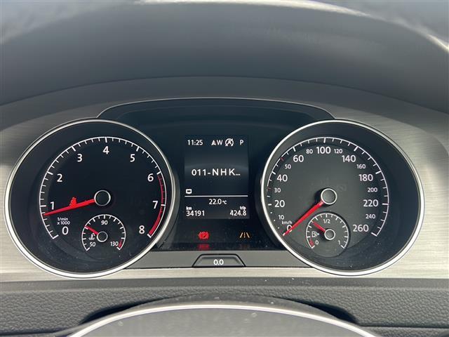 ゴルフ ＴＳＩコンフォートライン　Ｂｌｕｅｔｏｏｔｈ　バックカメラ　ＡＵＸ　ＡＢＳ　オートライト　ブラインドスポットモニター　純正アルミホイール　プッシュスタート　純正フロアマット　横滑り防止装置　レーンキープアシスト　ＳＤナビ（26枚目）