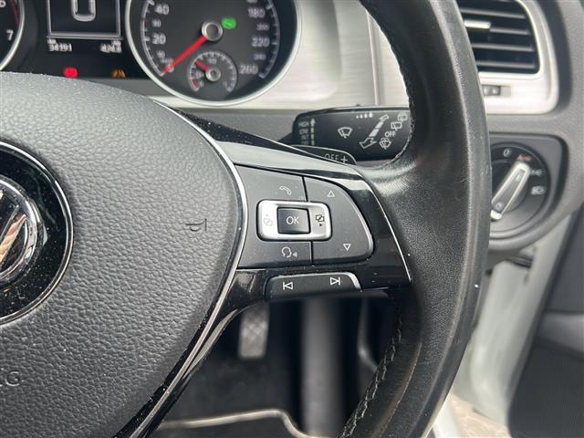 ゴルフ ＴＳＩコンフォートライン　Ｂｌｕｅｔｏｏｔｈ　バックカメラ　ＡＵＸ　ＡＢＳ　オートライト　ブラインドスポットモニター　純正アルミホイール　プッシュスタート　純正フロアマット　横滑り防止装置　レーンキープアシスト　ＳＤナビ（29枚目）