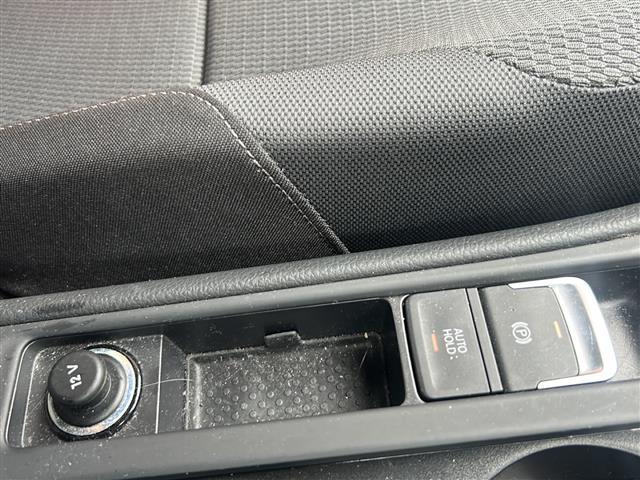 ゴルフ ＴＳＩコンフォートライン　Ｂｌｕｅｔｏｏｔｈ　バックカメラ　ＡＵＸ　ＡＢＳ　オートライト　ブラインドスポットモニター　純正アルミホイール　プッシュスタート　純正フロアマット　横滑り防止装置　レーンキープアシスト　ＳＤナビ（32枚目）