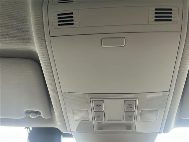 ゴルフ ＴＳＩコンフォートライン　Ｂｌｕｅｔｏｏｔｈ　バックカメラ　ＡＵＸ　ＡＢＳ　オートライト　ブラインドスポットモニター　純正アルミホイール　プッシュスタート　純正フロアマット　横滑り防止装置　レーンキープアシスト　ＳＤナビ（38枚目）