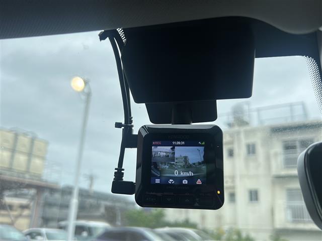 ゴルフ ＴＳＩコンフォートライン　Ｂｌｕｅｔｏｏｔｈ　バックカメラ　ＡＵＸ　ＡＢＳ　オートライト　ブラインドスポットモニター　純正アルミホイール　プッシュスタート　純正フロアマット　横滑り防止装置　レーンキープアシスト　ＳＤナビ（39枚目）