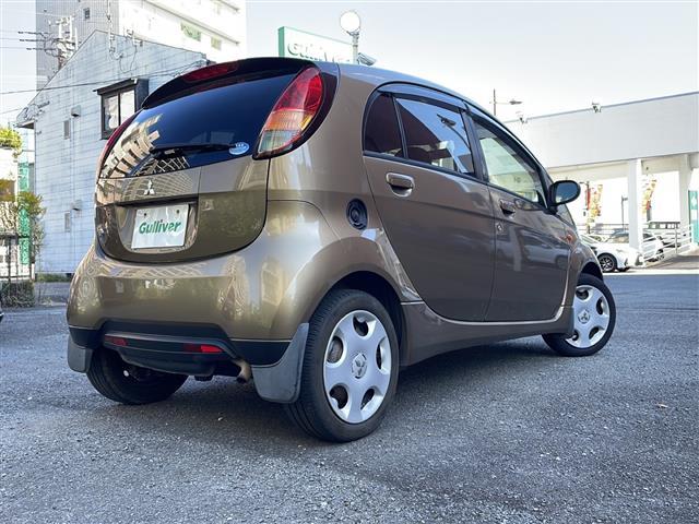 アイ Ｍ　ドアバイザー電動格納ミラーＣＤチェンジャー純正フロアマットパワーウィンドウパワーステアリングリモコンキー（4枚目）