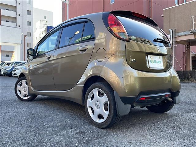 アイ Ｍ　ドアバイザー電動格納ミラーＣＤチェンジャー純正フロアマットパワーウィンドウパワーステアリングリモコンキー（5枚目）