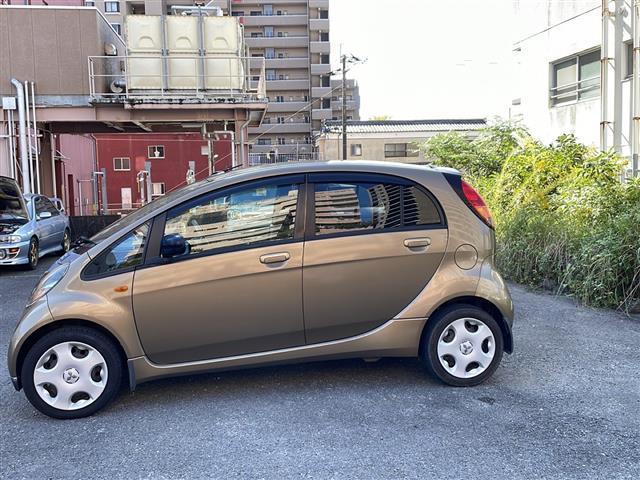 アイ Ｍ　ドアバイザー電動格納ミラーＣＤチェンジャー純正フロアマットパワーウィンドウパワーステアリングリモコンキー（9枚目）