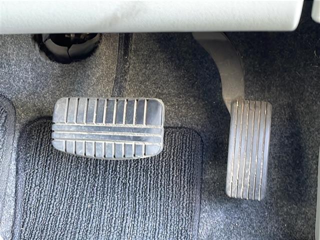 アイ Ｍ　ドアバイザー電動格納ミラーＣＤチェンジャー純正フロアマットパワーウィンドウパワーステアリングリモコンキー（41枚目）