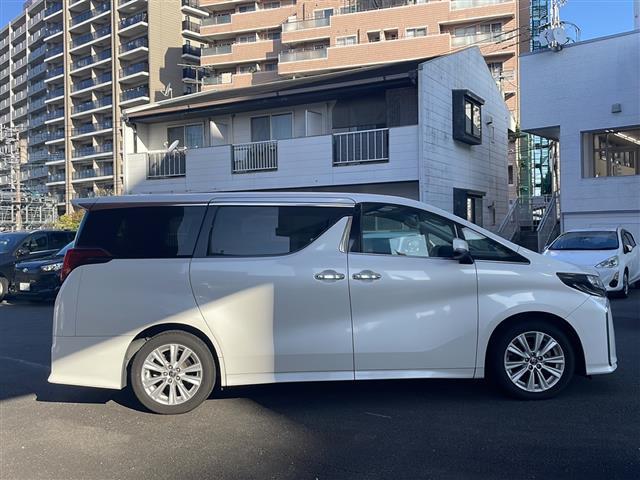 アルファード ２．５Ｓ　ディスプレイオーディオ　ＥＴＣ　前方ドラレコ　ＵＳＢ入力端子　後席モニター　バックカメラ　Ｂｌｕｅｔｏｏｔｈ　両側パワースライドドア　フルセグＴＶ　３列シート　ＬＥＤライト　オートライト（8枚目）