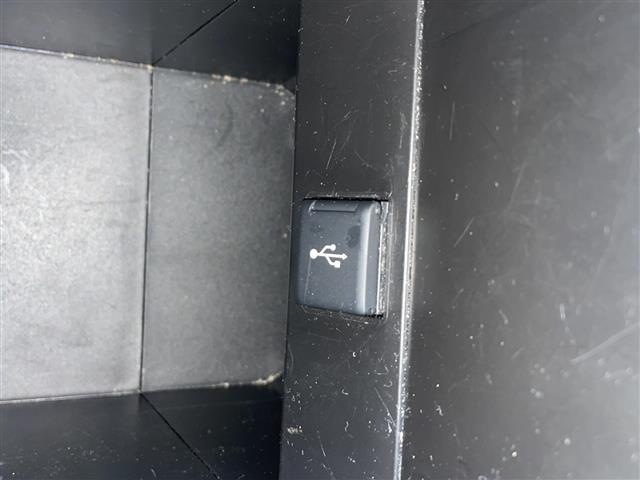 アルファード ２．５Ｓ　ディスプレイオーディオ　ＥＴＣ　前方ドラレコ　ＵＳＢ入力端子　後席モニター　バックカメラ　Ｂｌｕｅｔｏｏｔｈ　両側パワースライドドア　フルセグＴＶ　３列シート　ＬＥＤライト　オートライト（40枚目）