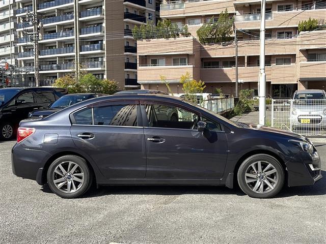 インプレッサＧ４ ２．０ｉアイサイト　プラウドエディション　社外ＳＤナビ　フルセグテレビ　Ｂｌｕｅｔｏｏｔｈ　アイドリングストップ　クルーズコントロール　ＥＴＣ　純正アルミホイール　純正フロアマット　パワーシート　ドライブレコーダー　オートライト（8枚目）