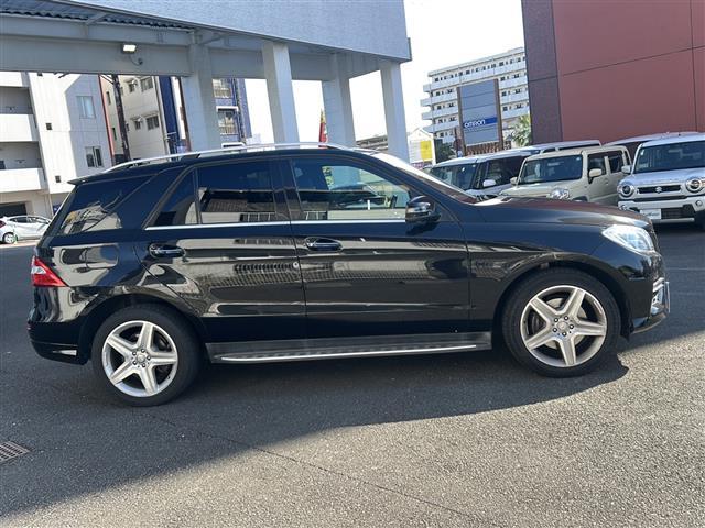 Ｍクラス ＭＬ３５０　ブルーテック　４マチック　メモリナビ　全方位カメラ　ＢＳＭ　サンルーフ　ＥＴＣ　全席シートヒーター　パワーシート（ＤＮ席）　ダウンヒルアシストコントロール　車高調整オフロードモード　ルーフレール　オートライト　電動リアゲート（9枚目）